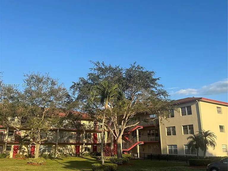 200 SW 132nd Way #207L — Photo 18