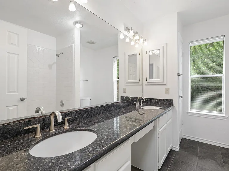 210 Wilkins Xing — Photo 33