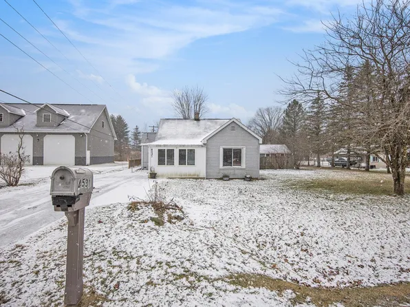 4531 Fish Rd, Kimball, MI 48074
