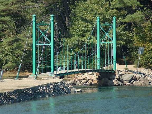 Wiggly Bridge (EZ Walk)