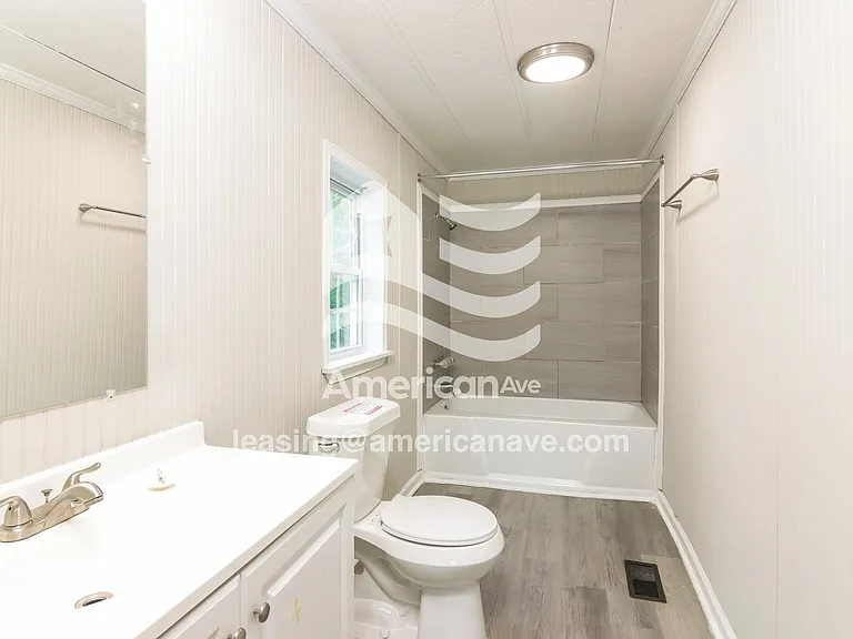 1172735_009_main_bathroom_10.jpg