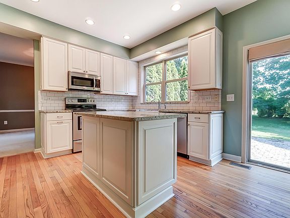 5th image of 138 Church Ct