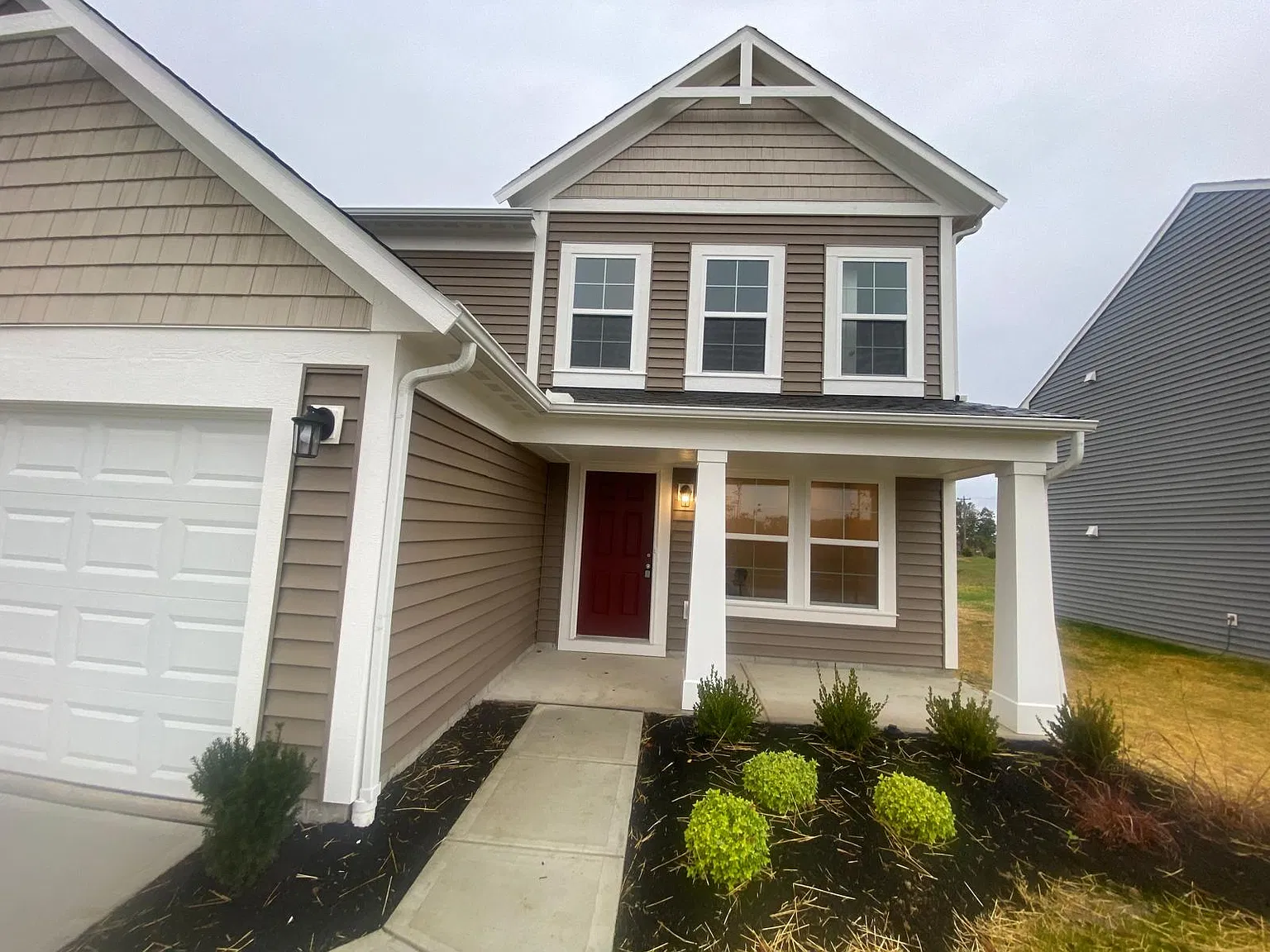 4 bed, 1842 sqft, $2,500 — Photo 3