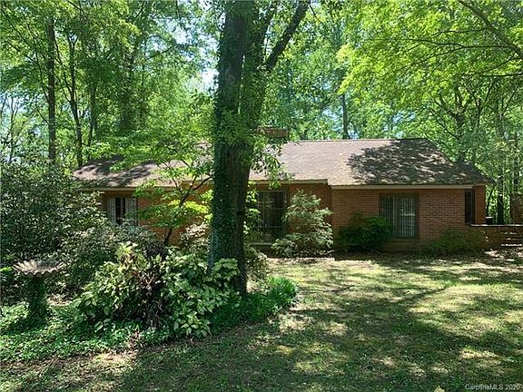 3rd image of 1015 Jefferson Dr