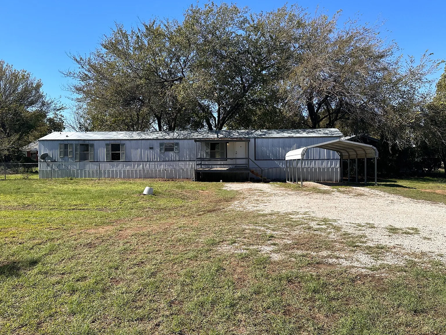 109 Village Bend Rd — Photo 2