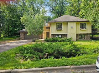13701 Wood Ln, Minnetonka, MN 55305