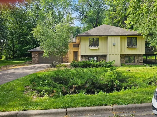 13701 Wood Ln, Minnetonka, MN 55305