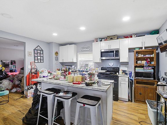 4th image of 1881 N Campbell Avenue