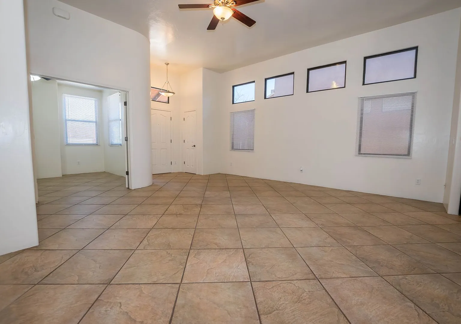 Spacious & Modern 3-Bedroom Home in Desirable Legends Valiente! — Photo 4