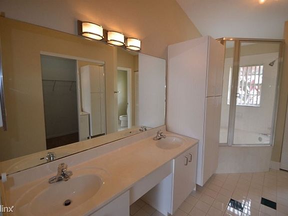 IS2zveg9x229hg1000000000