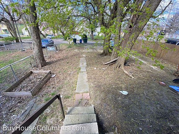 4th image of 359 Midland Ave #44