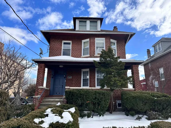 7308 Kennedy Boulevard image 1 of 11