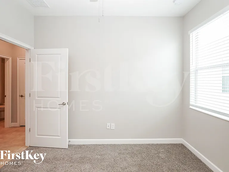 4664 Egg Harbor Dr — Photo 10