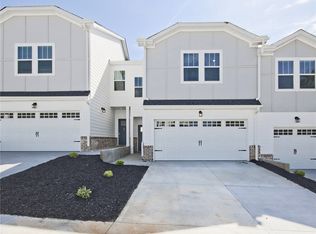 69 Galley Ln, Greenville, SC 29607