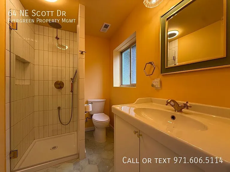 64 NE Scott Dr — Photo 40