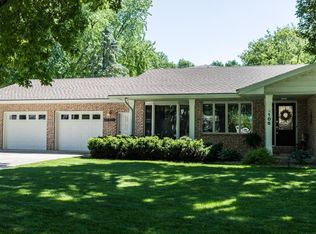 106 34th St W, Clear Lake, IA 50428