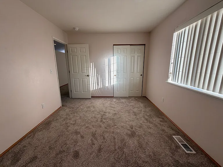 2442 Highland View Dr — Photo 9