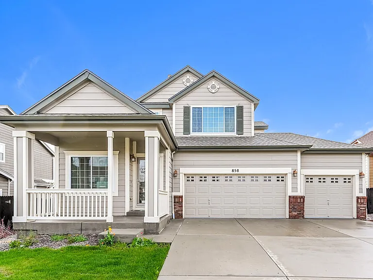 858 Sundown Dr — Photo 1