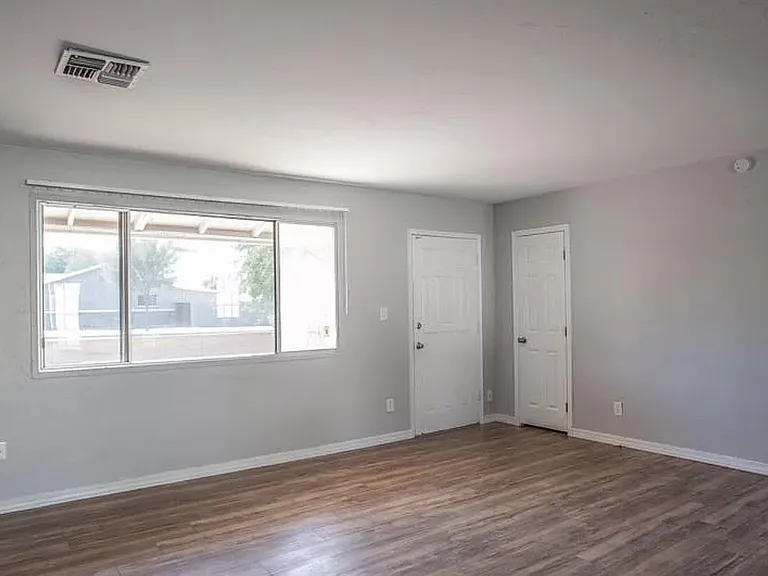 1233 S Hardy Dr — Photo 6