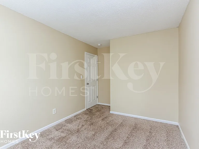 9775 Thomas Ln — Photo 12