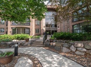 8430 Pennsylvania Rd APT 313, Bloomington, MN 55438