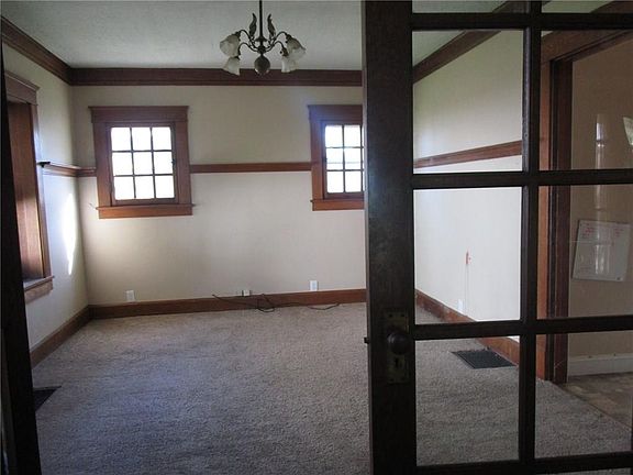 5th image of 403 Binford St