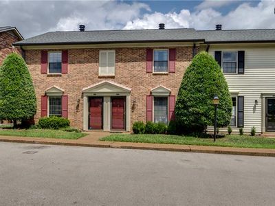 132 Academy Sq, Nashville, TN, 37210