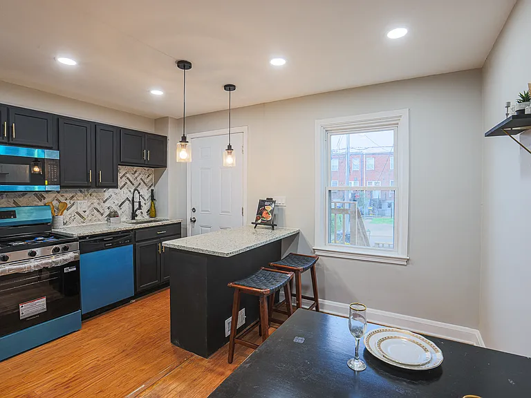 3635 Lyndale Ave — Photo 10