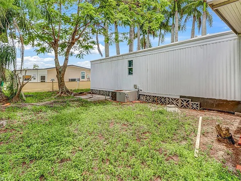 120 Grassy Key Ln #38 — Photo 18
