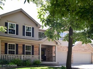 5587 Red Oak Dr, Hoffman Estates, IL
