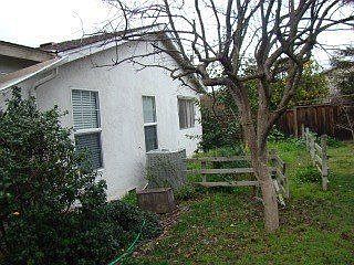 3rd image of 734 Chatsworth Pl