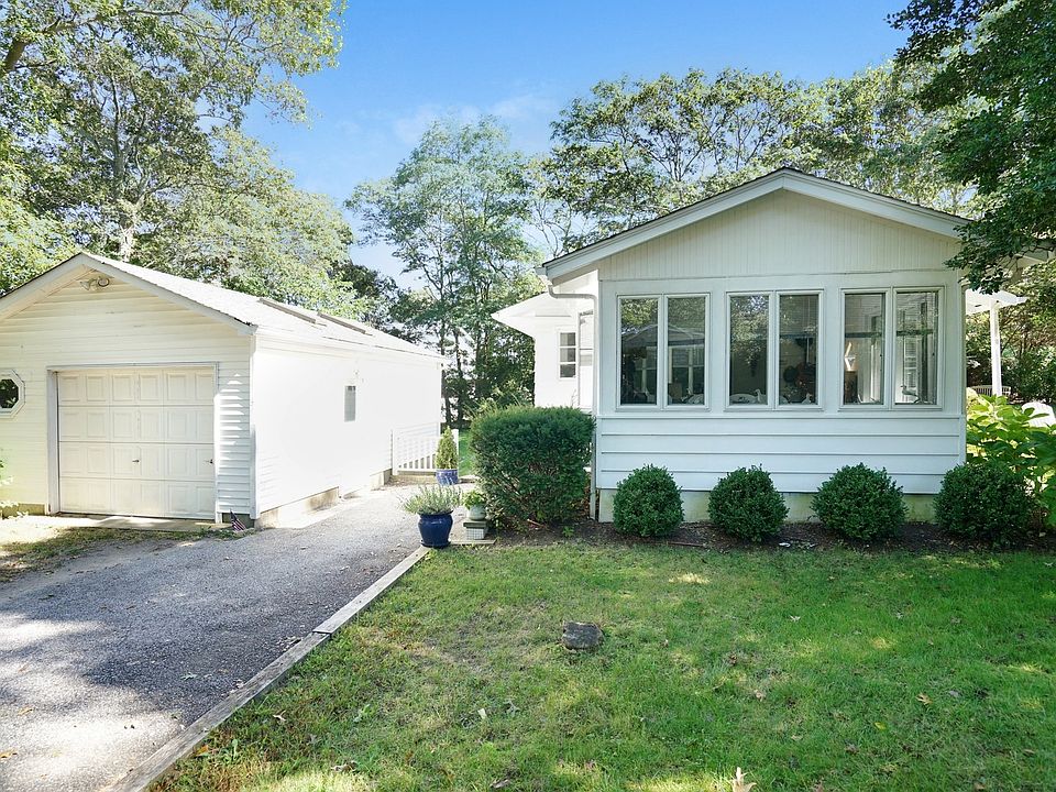 1st image of 7 Pine Dr