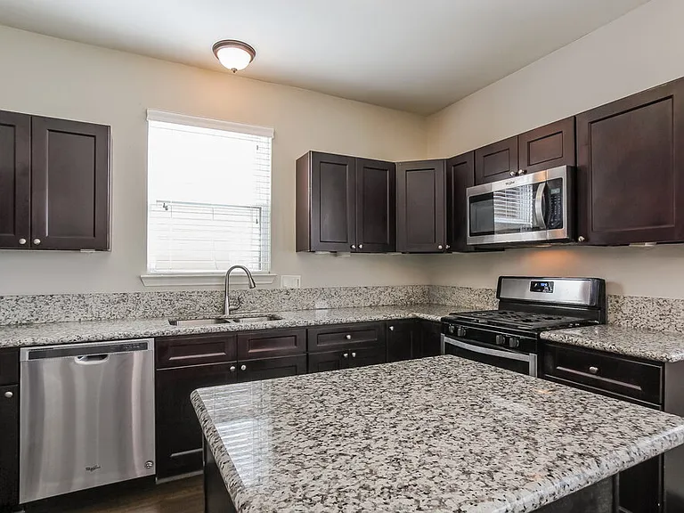 21835 Octavia Way — Photo 8