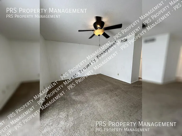 329 E Ambassador Dr — Photo 34