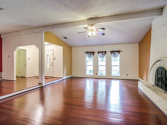5th image of 2224 Dorrington Dr
