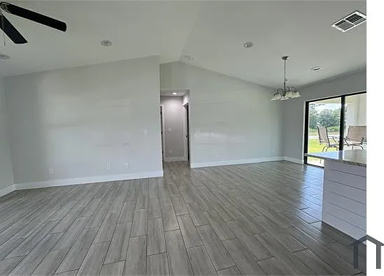 3 bed, 1200 sqft, $1,950 — Photo 4