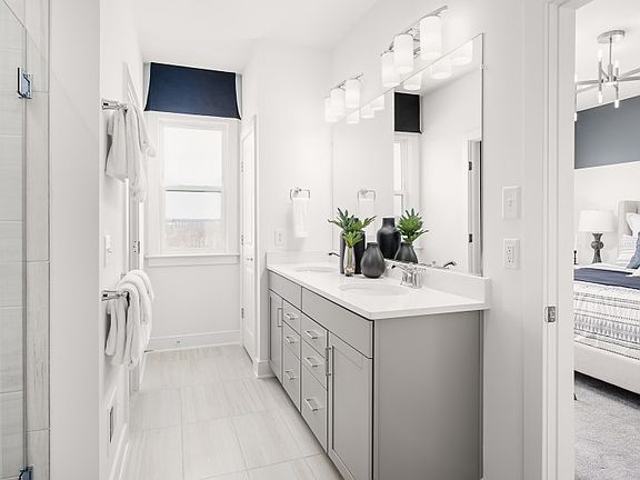 Double Sinks in the Luxurious Owner s Bath