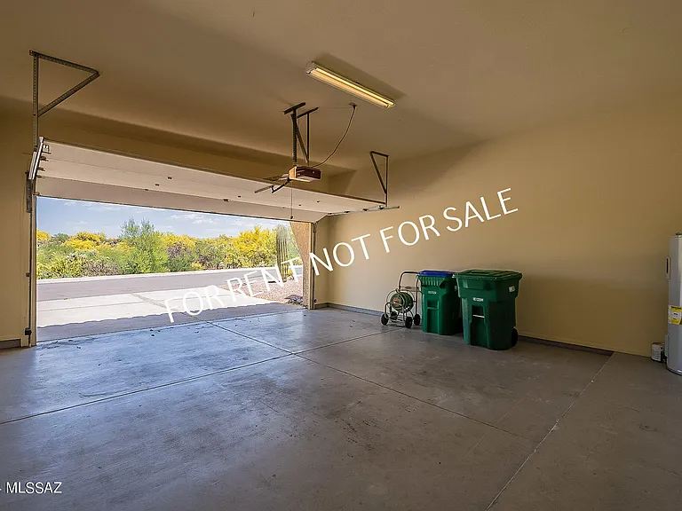 936 E Camino Diestro — Photo 38