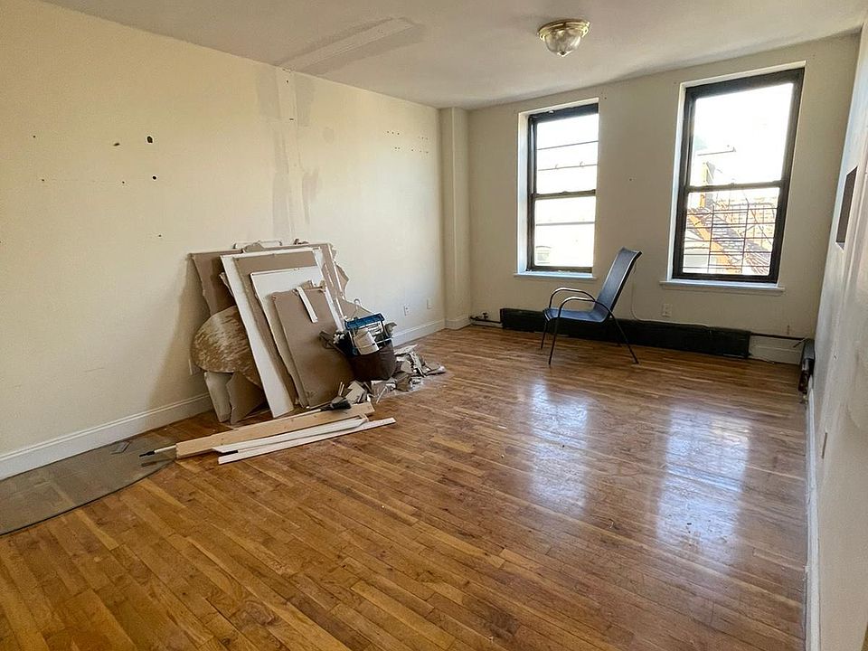 2nd image of 901 E 179th St Floor 2