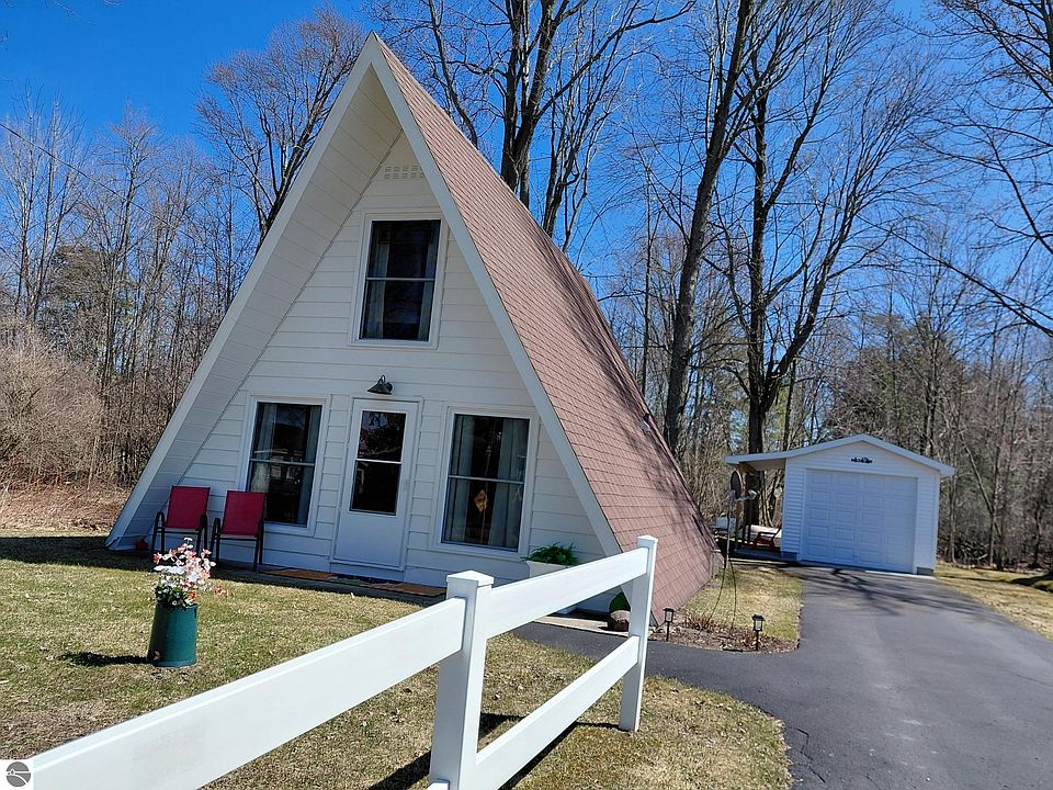 1st image of 1180 Cranberry Pike
