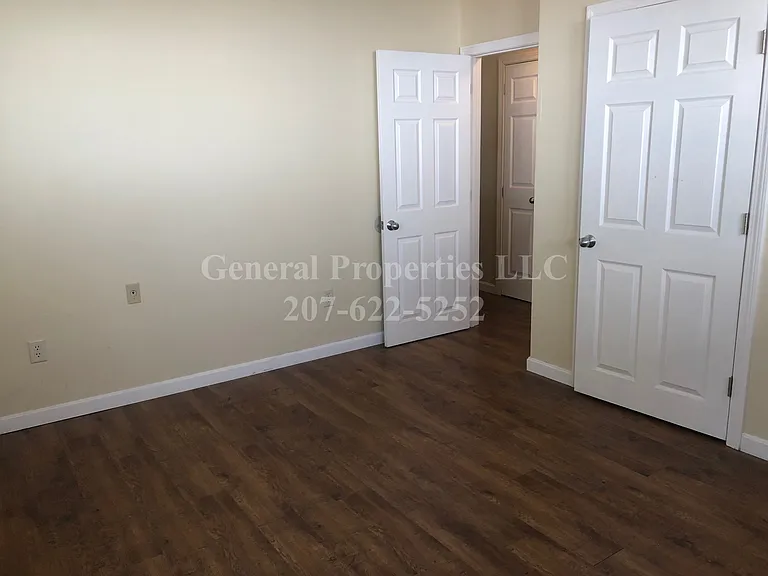 592 Riverside Dr — Photo 21