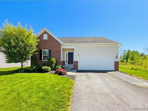 2nd image of 5530 Victoria Ln