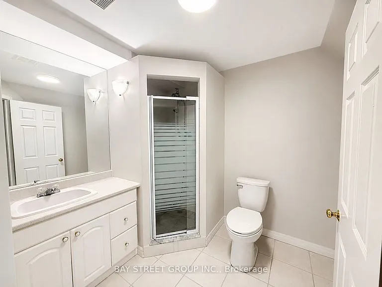 1054 Chateau Ct — Photo 35