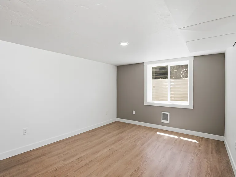 941 Edith St — Photo 4