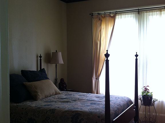 Guest bedroom_05072014