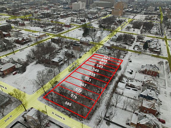 2nd image of 585 Smith St