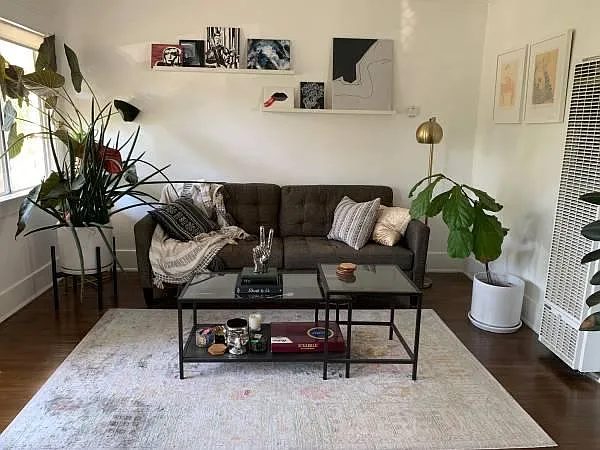 N Mariposa Ave — Photo 4