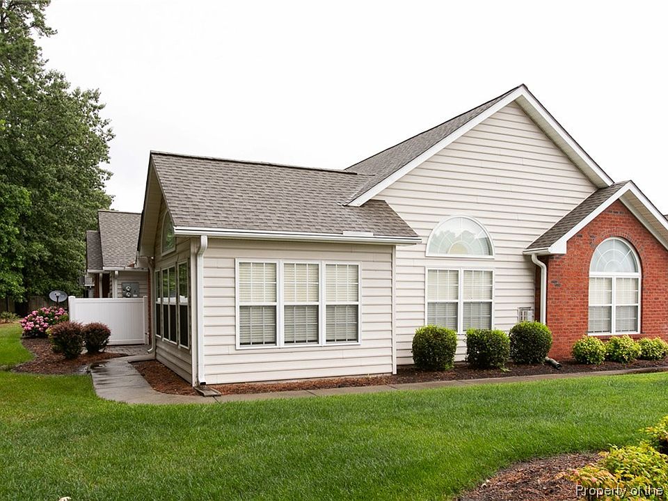 1st image of 132 Villa Dr