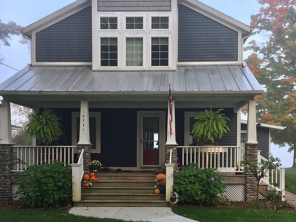 1st image of 1834 N Parker Ave