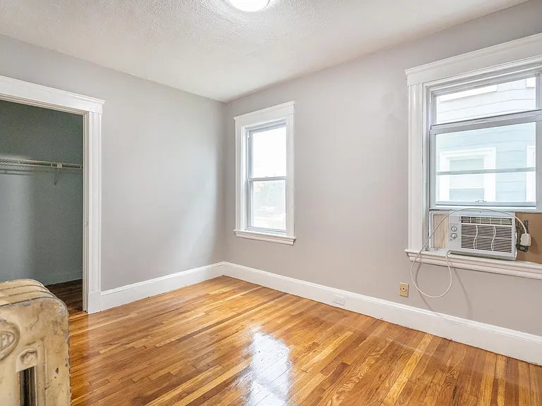 39 Perry St #1 — Photo 7